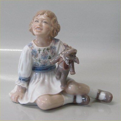 Dahl Jensen DJ Copenhagen 1204 Girl with Toy Elephant (DJ) 16.5 cm