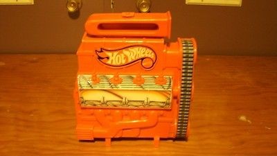   HOT WHEELS 1984 V8 Engine Car Case Red Plastic Racers Storage Case