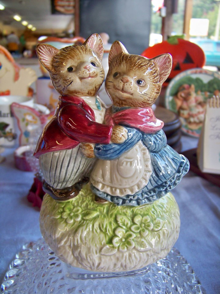 Vintage Otagiri Music Box Boy & Girl Cat Dancing Music Box Plays 