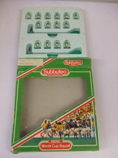 Subbuteo Lw # 393 NORTHERN IRELAND WORLD CUP SQUAD