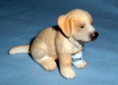 Schleich #16342 Golden Retriever Puppy Sitting, Toy Collectible Dog