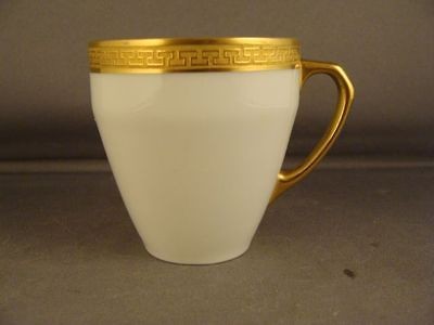 CO HEINRICH BAVARIA GOLD GREEK KEY DEMITASSE CUP