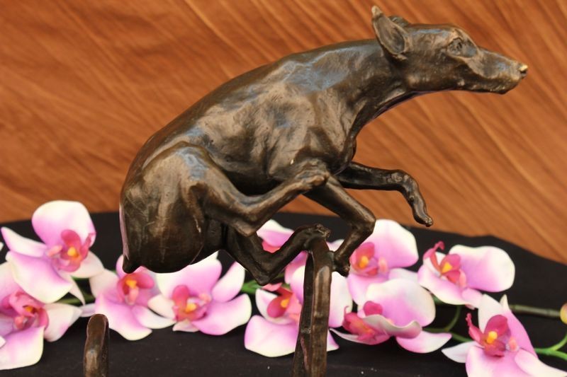 LARGE DOBERMAN DOG PET GENUINE HOTCAST BRONZE STATUE RACING RACE 