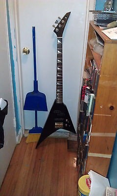 Hondo Fame Bass Randy Rhoads Model RARE