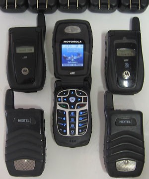 MOTOROLA i560 NEXTEL/BOOST CELL PHONES LOT PTT W/HOME CAR CHARGRS