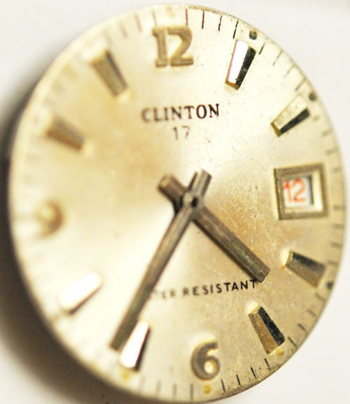 VINTAGE CLINTON W DATE DIAL WRIST MOVEMENT 17 JEWELS #827