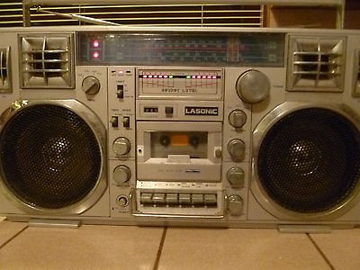   TRC 920 Vintage Ghettoblaster Boombox   Good Condition, 