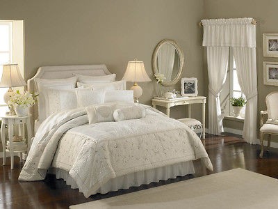 Lenox American by Design Solitaire Comforter Set 4 pcs Champagne Color 