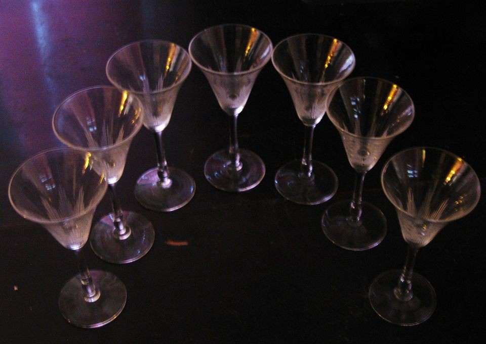 SEVEN VINTAGE TRUMPET SHAPED CUT CLASS TOASTING CHAMPAGNE FLUTES 