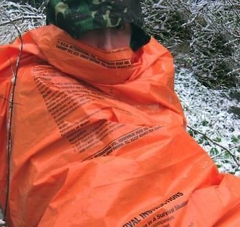   HI VIS TENT BIVI SLEEPING BAG BASHA MOUNTAIN SURVIVAL HIKE RESCUE SOS