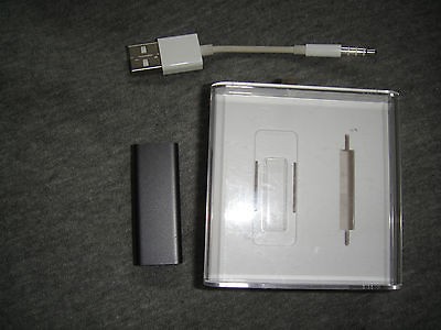 iPod Shuffle 4GB in iPods &  Players