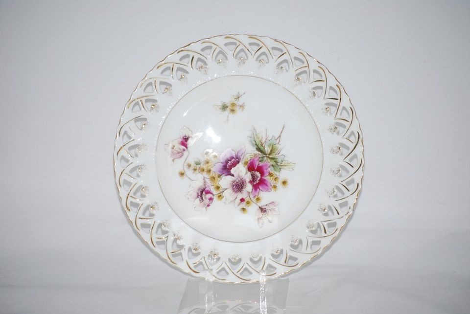 gesetzlich geschutzt lattice pierced plate w flowers 