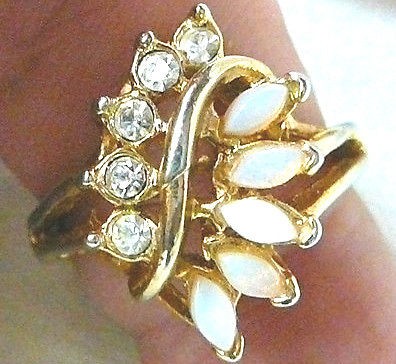 50%OFF Vintage 14K Gold GP White Fire Opals Diamonique Ring Size 5.5 