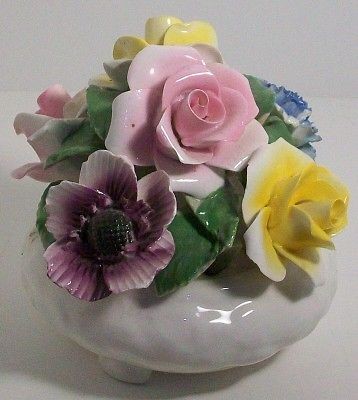   BONE CHINA ENGLAND PRETTY 4 COLLECTIBLE FLOWER SCULPTURE FIGURE