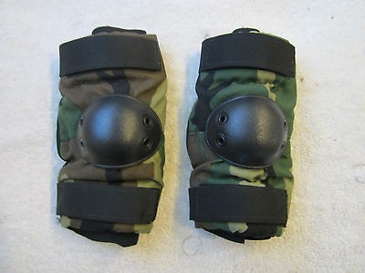 set of woodland camo elbow pads  5