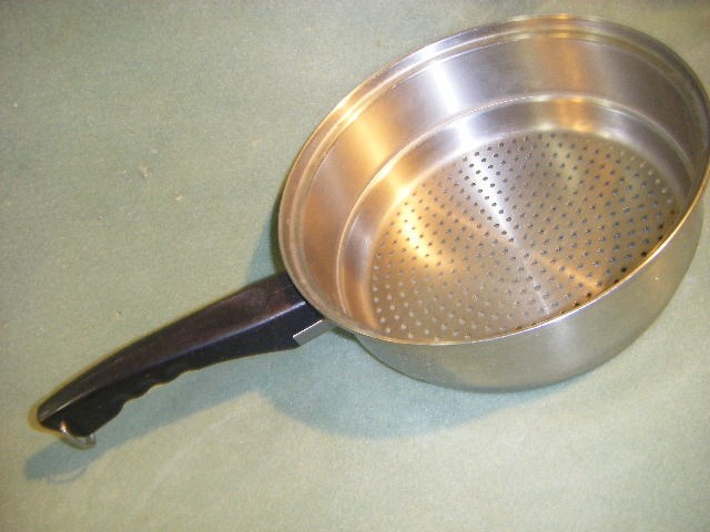   LUSTRE CRAFTby REGAL STAINLESS STEEL LG 7 3/4 STEAMER INSERT PAN