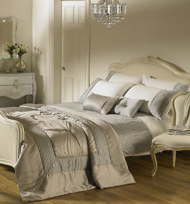   SUPERB COTTON DESIGNER LOOK DOUBLE SEQUINS SILVER CREAM DUVET SET