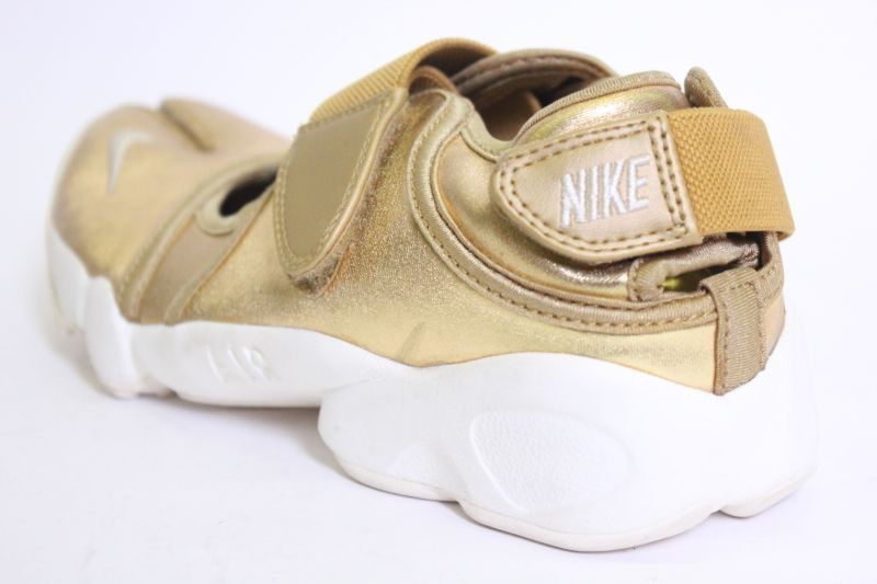 454441 700 men air rift mtr nike metallic gold