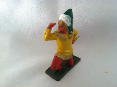 VINTAGE STARLUX TOY SOLDIER INDIAN WARRIOR KNEELING WITH HEADDRESS60MM 