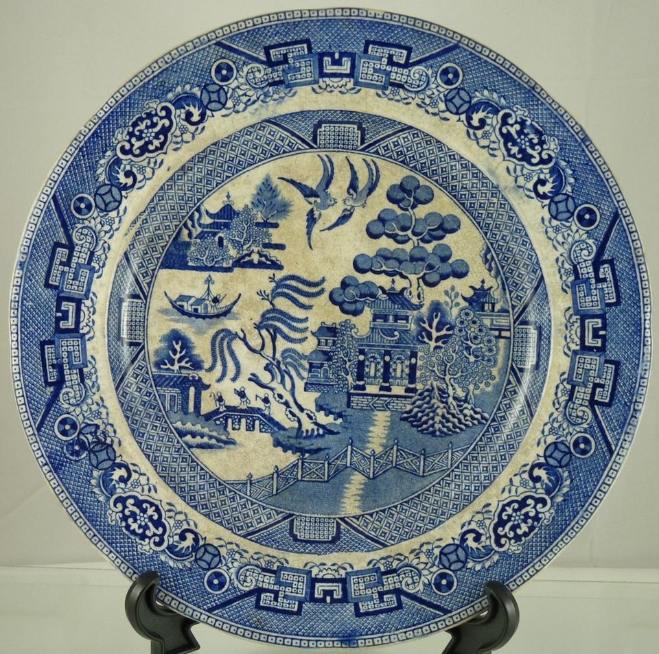 BLUE WILLOW DINNER PLATE BY H & K WARRANTTED (HOLLINSHEAD & KIRKHAM 