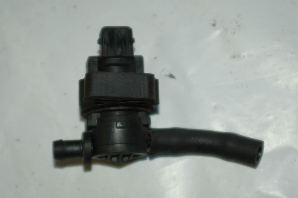   2001 MERCEDES S500 OEM EVAP PURGE VACUUM VALVE SOLENOID 000 470 35 93