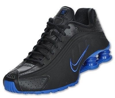 NIKE SHOX R4 BLACK / VARSITY ROYAL RUNNING SHOE BRAND NEW IN BOX 