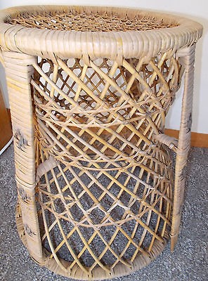 VINTAGE WICKER FOOT STOOL OTTOMAN TABLE ANTIQUE PRIMITIVE WOVEN 