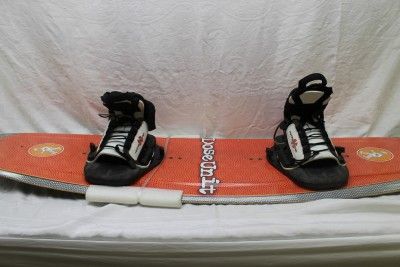   Wakeboard 142 cm w Bindings 8 11 Loose Unit Adjustable