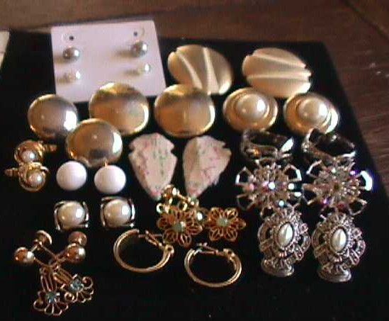 Vtg Earring Lot of 15 Pair Pearl Clip on Screwback