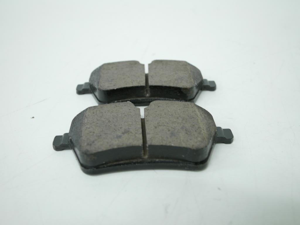 Akebono EUR1204 Euro Ultra Premium Ceramic Brake Pad Set Front