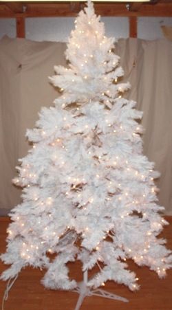 New Christmas Tree 6 5 White Alaskan Spruce Pre Lit Clear Lights Snow 