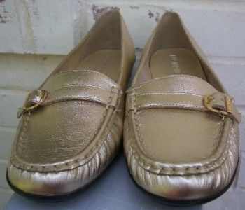 Ann Marino Sz 8 M Gold Metallic Leather Shoes Flats Moccasin Casual 