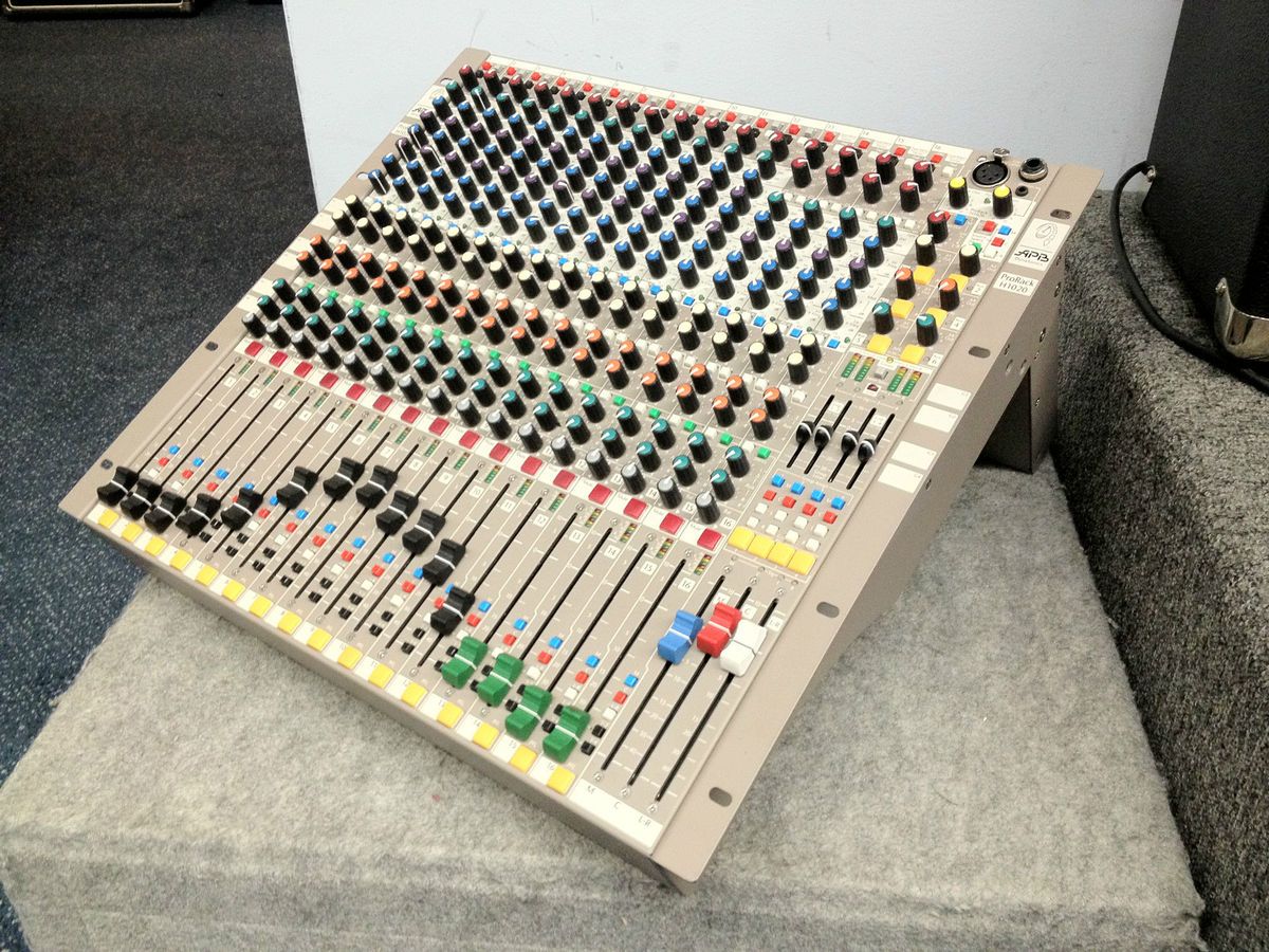 APB DynaSonics ProRack House H1020 Used Rack Mixer 16 Channel