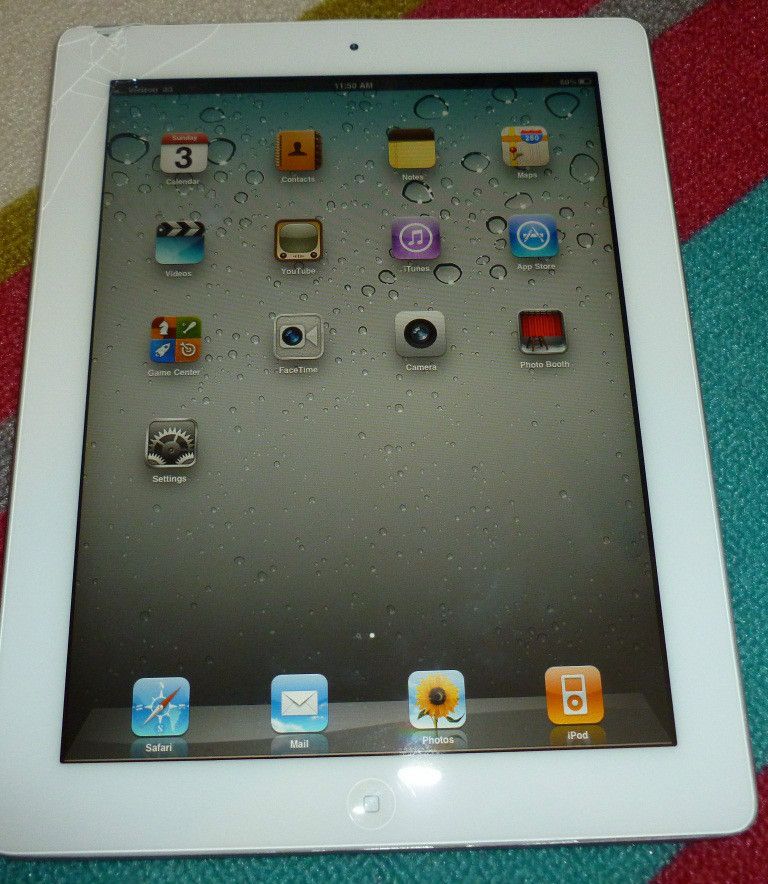 Apple iPad 2 64GB Wi Fi 3G Verizon 9 7in White MC987LL A