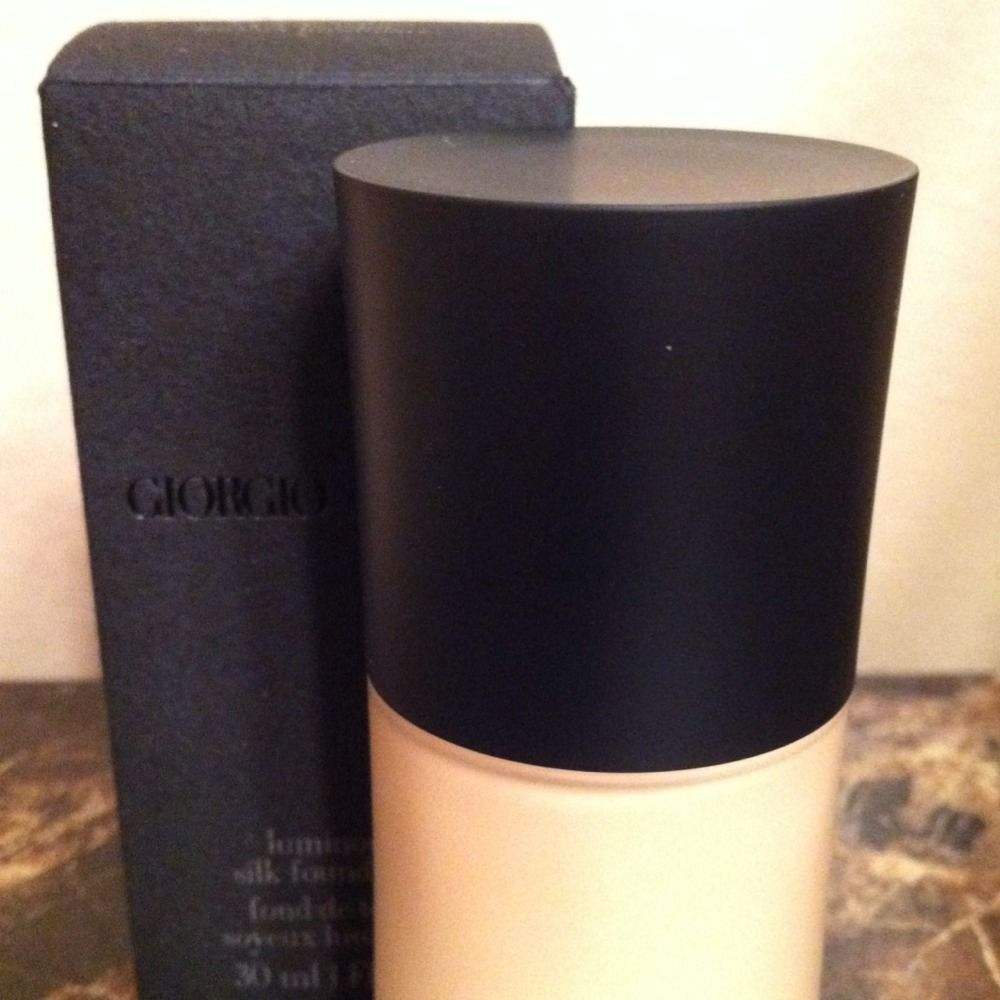 New   Giorgio Armani Luminous Silk Foundation 4.5