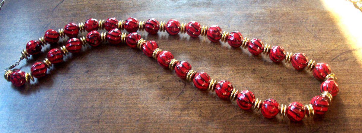 Vintage 24 inch Goldtone Red and Black Beaded Necklace