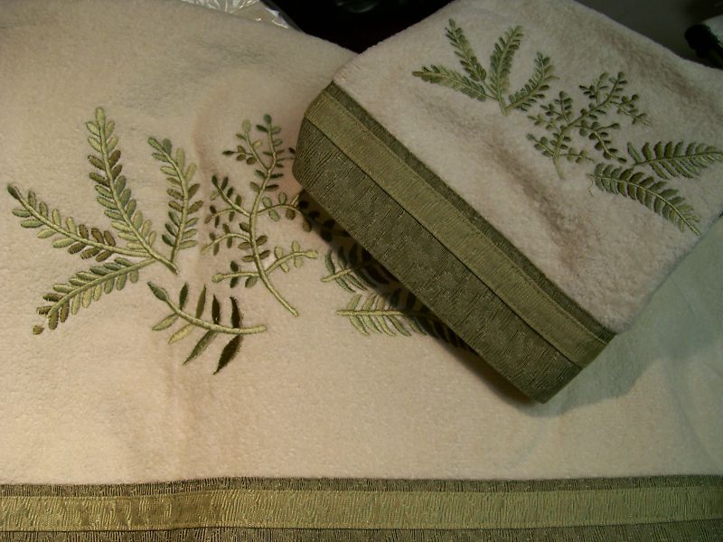 Avanti Decorative Bath or Hand Towel Greenwood Ivory