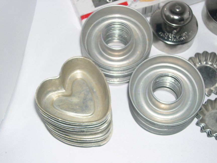 LOT 85 MINI ALUMINUM & STEEL BAKING PANS TURNOVER HEART TART BAKEWARE 