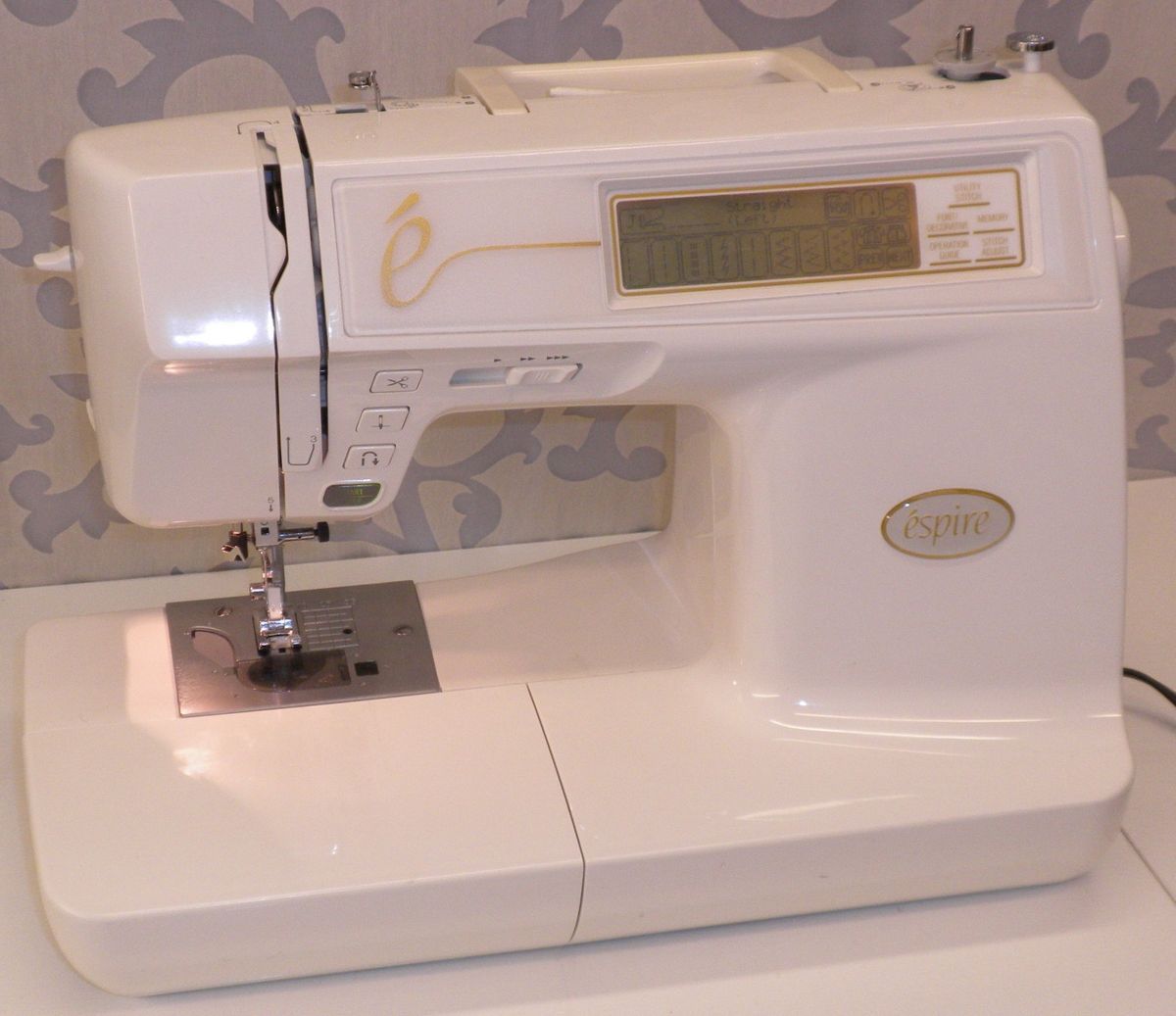 Baby Lock Espire Computer Sewing Machine on PopScreen