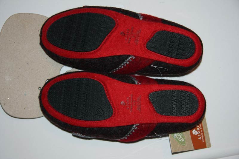 Acorn Cute Boiled Wool Slippers Size 9 NWT Great Gift