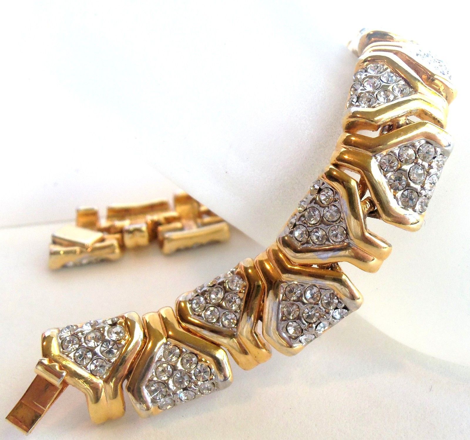   your consideration is this Pretty Vintage SWAROVSKI CRYSTAL Bracelet,I