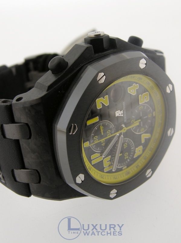 Audemars Piguet Royal Oak Offshore Bumble Bee Forged Carbon 99 99 LNIB 