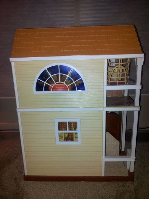   HANNAH MONTANA BEACH HOUSE DOLL HOUSE BARBIE SIZE W/ FURNITURE *HUGE