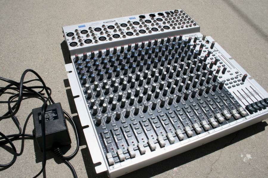 Phonic MR2443 Rack Mixer *16 mic pres w/dir outs*