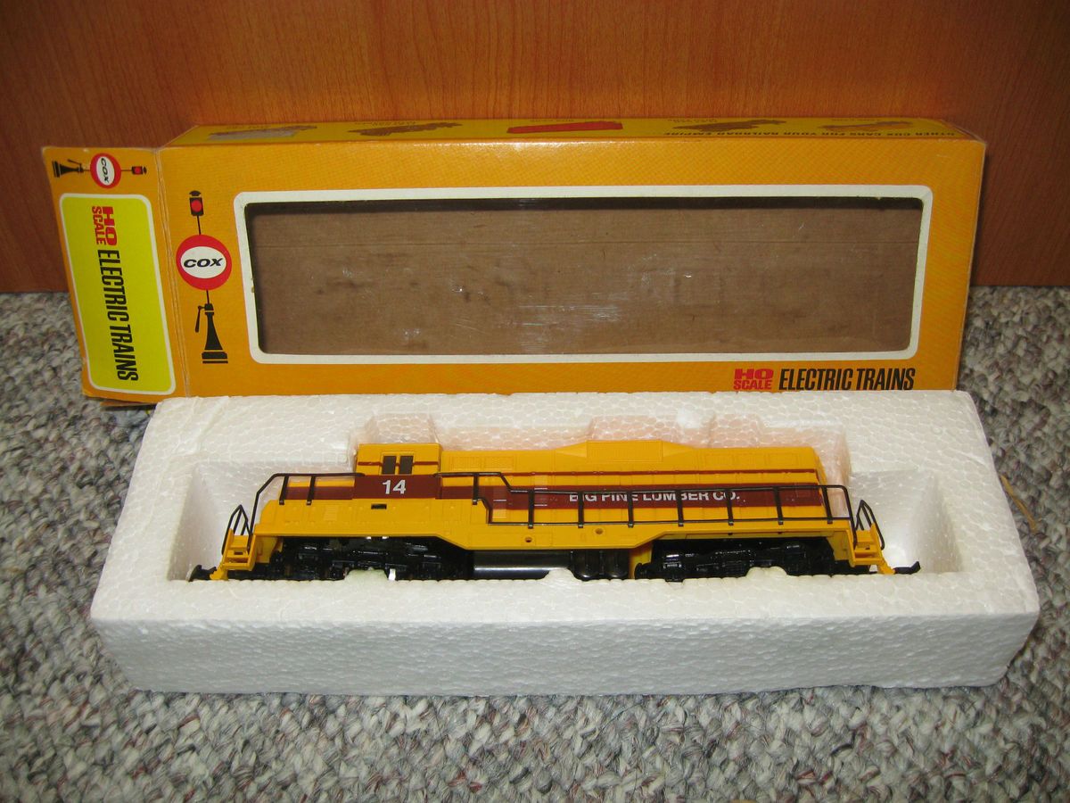 Cox HO Scale Train #14 Big Pine Lumber Co. GP 9 Locomotive No. 6111 7 