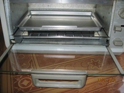 Black & Decker Spacemaker Under Counter Toaster Oven NICE TRO200 TY2