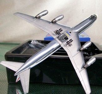   Diecast Airliner United DC8 w Retracktable Landing Gear Doorc