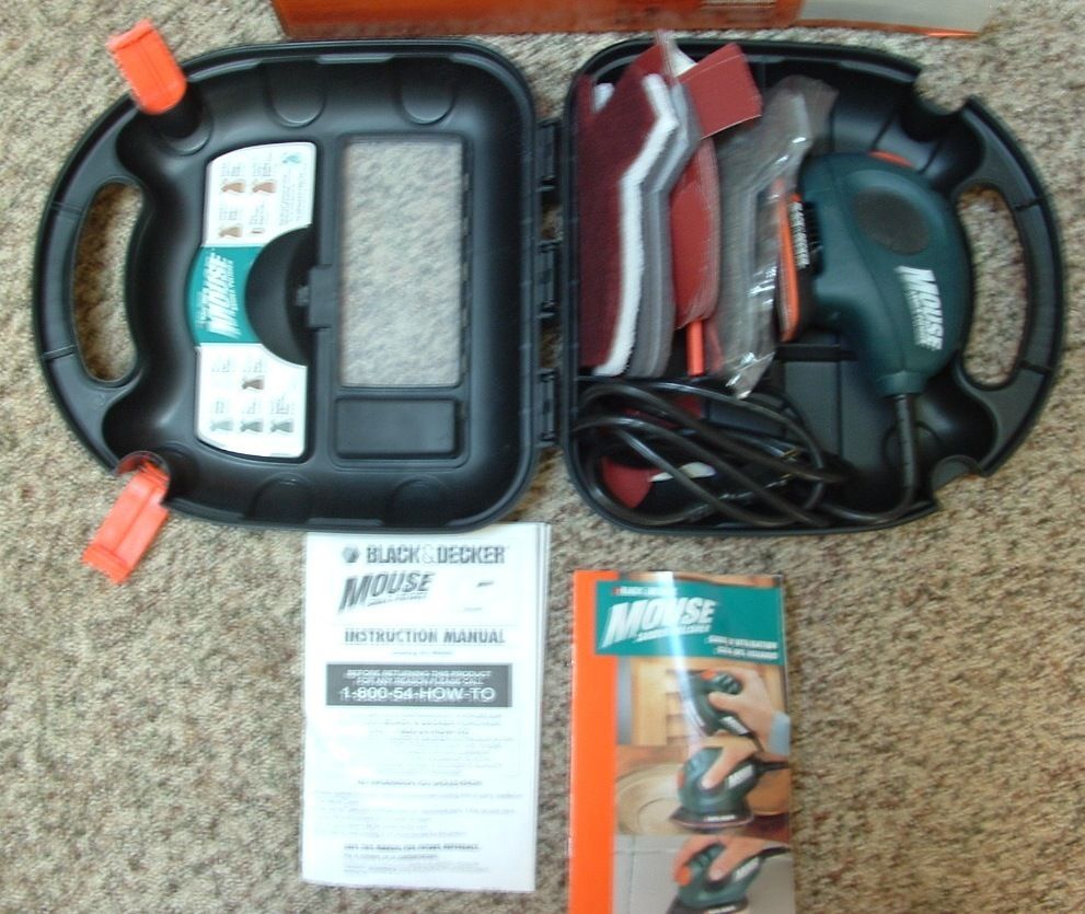 Black and Decker Mouse Sander Polisher MS500K w Case Sanding Pads Box 