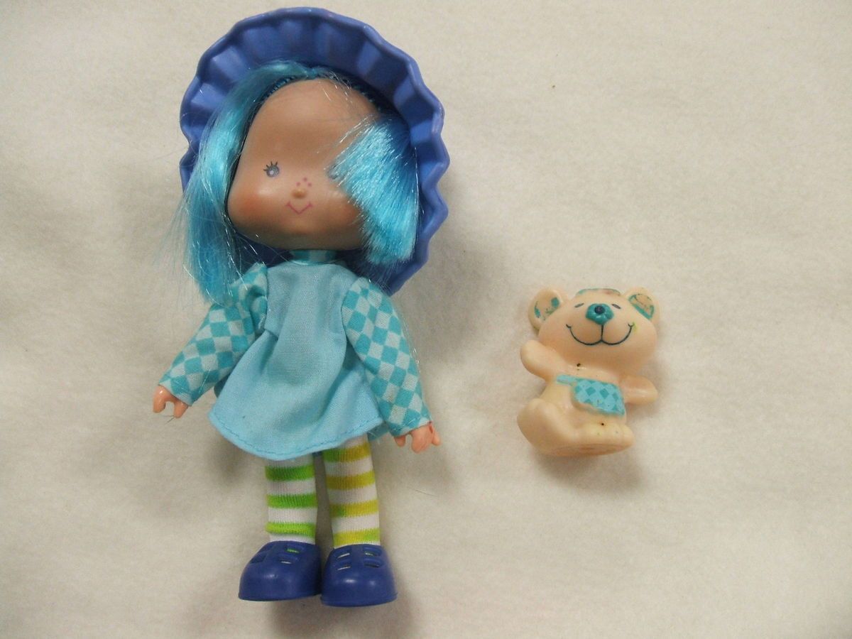 1982 STRAWBERRY SHORTCAKE BLUEBERRY MUFFIN CHEESE CAKE PET LOT