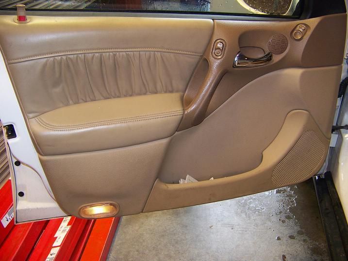 Interior Door Panel Driver Saturn L300 00 01 02